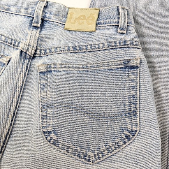 Lee 80s-90s Light Wash Slightly Distressed Jeans - Picture 8 of 8